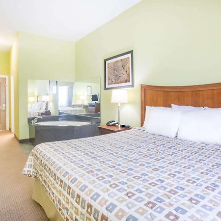 Days Inn & Suites By Wyndham Swainsboro Exteriör bild