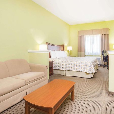 Days Inn & Suites By Wyndham Swainsboro Exteriör bild