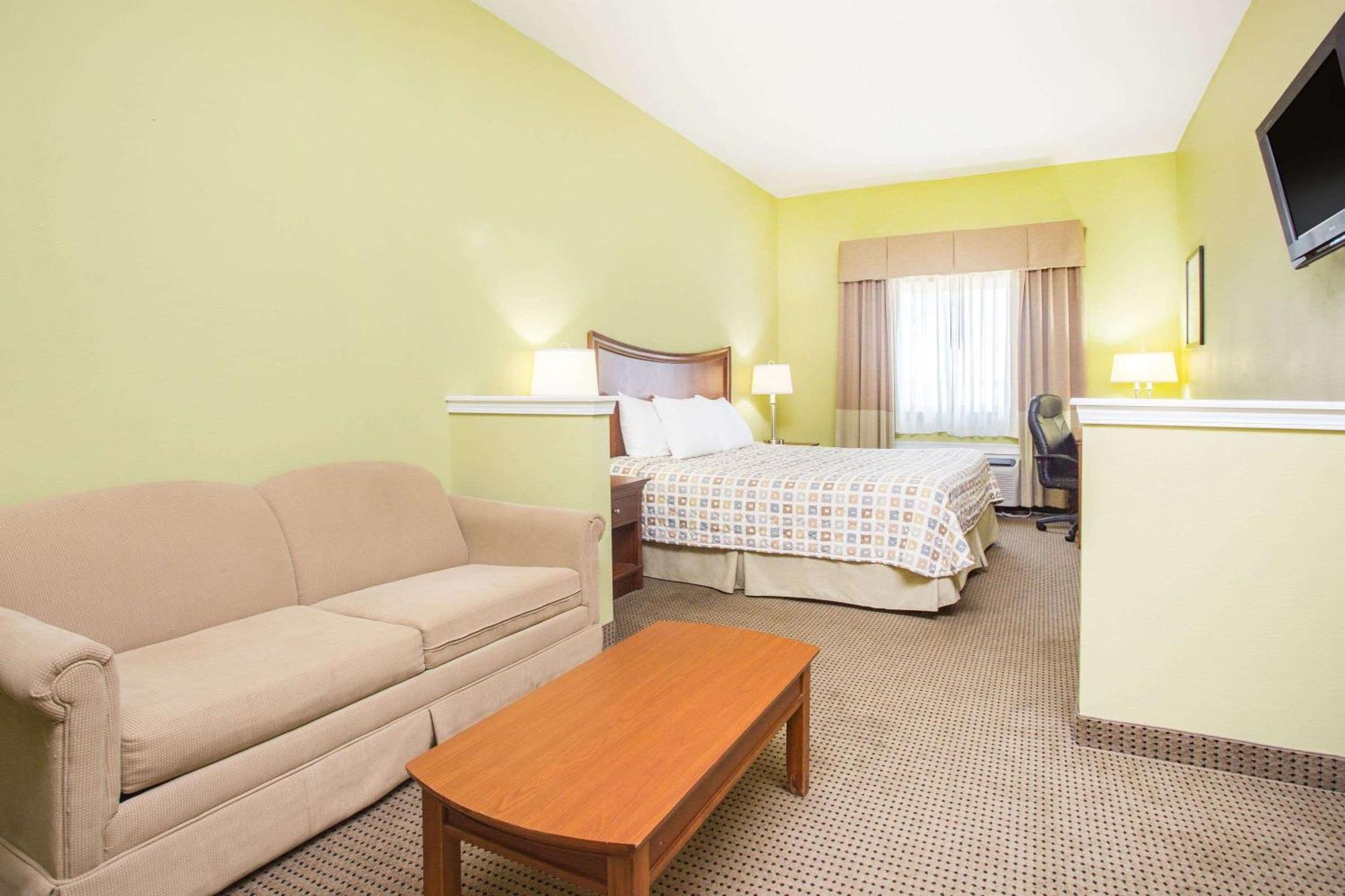 Days Inn & Suites By Wyndham Swainsboro Exteriör bild