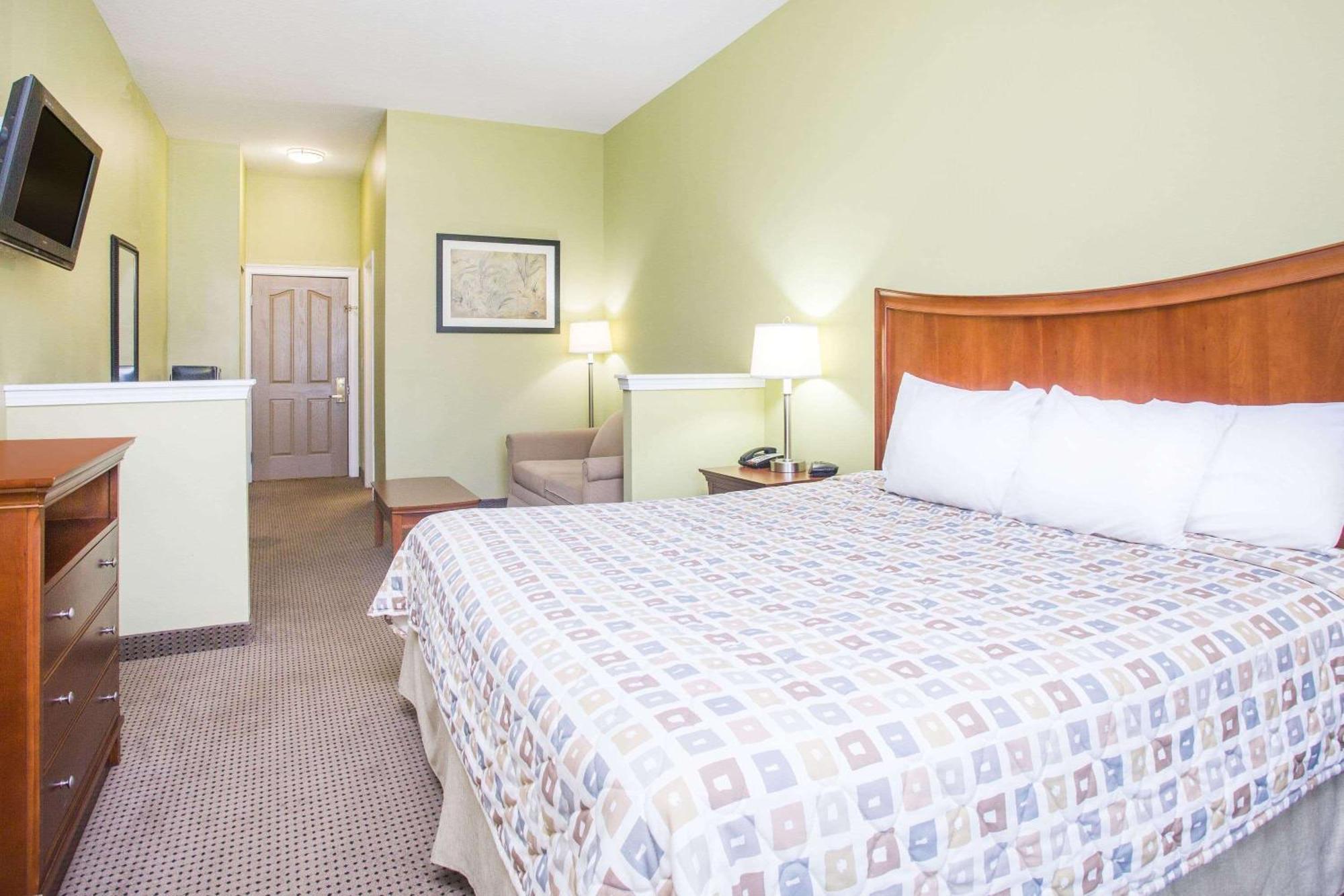 Days Inn & Suites By Wyndham Swainsboro Exteriör bild