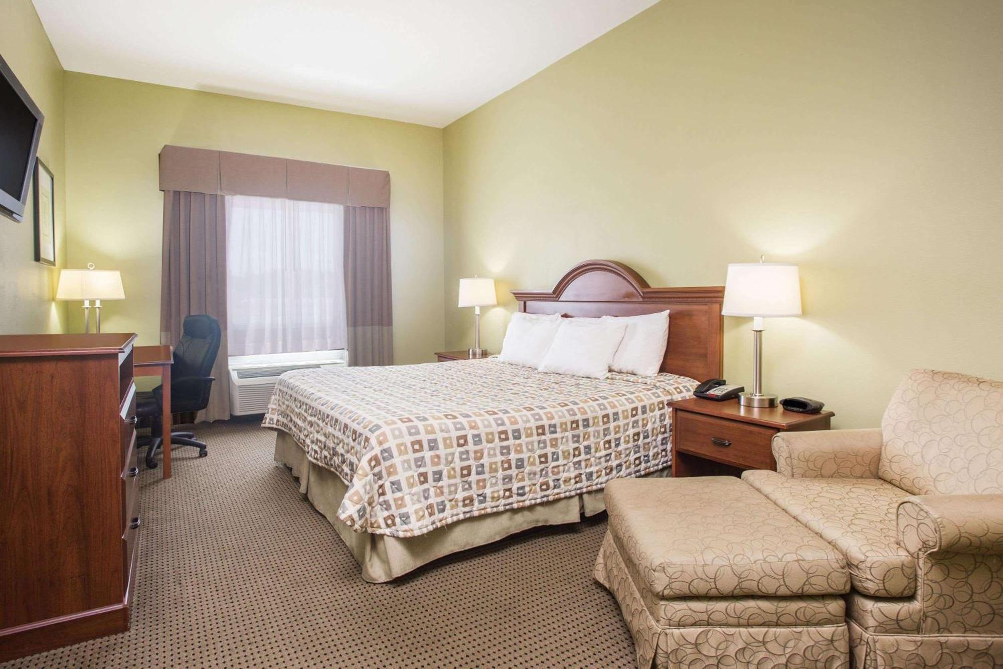 Days Inn & Suites By Wyndham Swainsboro Exteriör bild
