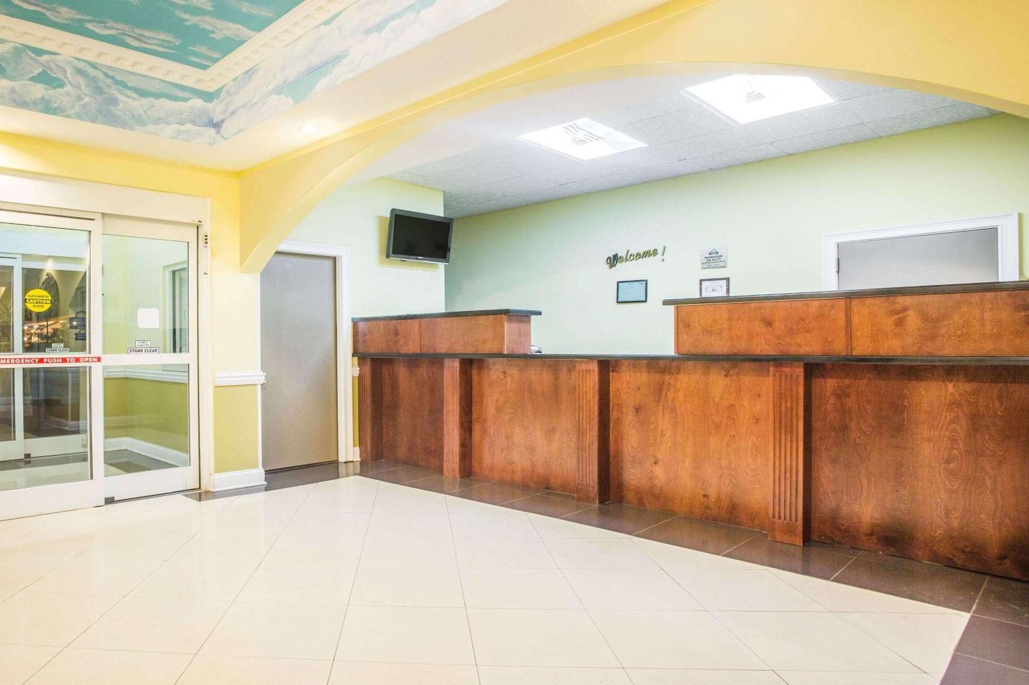 Days Inn & Suites By Wyndham Swainsboro Exteriör bild