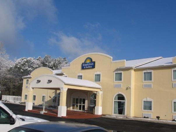 Days Inn & Suites By Wyndham Swainsboro Exteriör bild